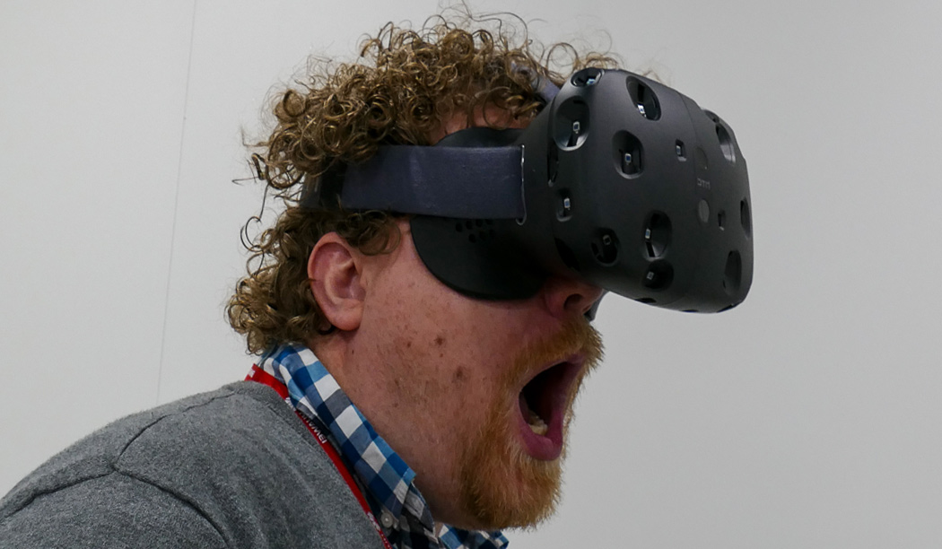 Продажи шлема виртуальной реальности HTC Vive стартуют в 2016 году